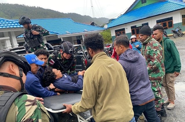 Diserang KKB, Satu Anggota Satgas Elang Tewas, Serka Salim Lestahulu Terluka