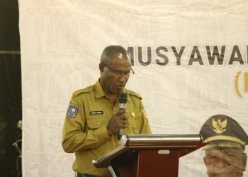 Bupati Eltinus: Menyusun Perencanaan Pembangunan Harus Berdasarkan Kebutuhan Bukan Keinginan