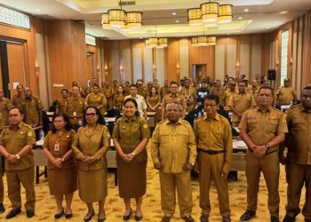 Bupati Eltinus Instruksikan Kepala OPD Kebut Pekerjaan 2024, Tidak Mampu Silahkan Mundur