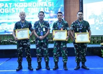 Lanud Yohanis Kapiyau Timika Terima Penghargaan Penghematan Penggunaan Energi Listrik