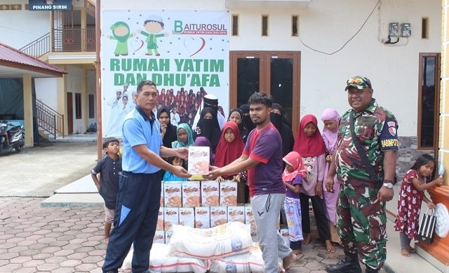 Lanud Timika Anjangsana ke Pesantren Hidayatus Shibyan dan Rumah Yatim Baiturrosul