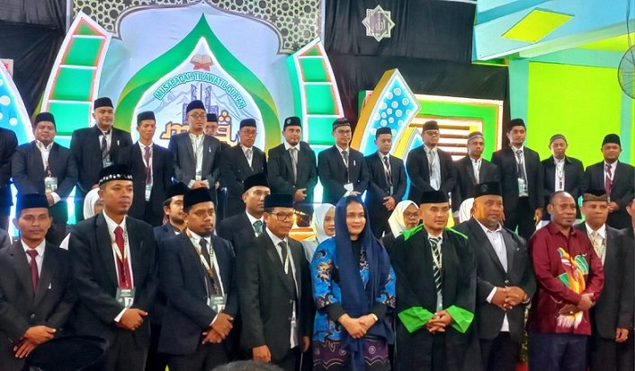 Pj Sekda Mimika, Dr. Ida Wahyuni bersama Kemeneg Kabupaten Mimika, Lucas Yasi, S.Ag dan hakim dewan juri MTQ ke- XII tingkat Kabupaten Mimika, Jumat 1 Februari 2024. (foto koranpapua.id)