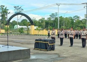 Lantik Lima Pejabat Baru, Kapolres Mimika Ingatkan Harus Mampu Memberikan Contoh dan Teladan yang Baik