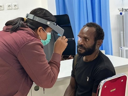Meriahkan HUT ke-57, Freeport Layani Pemeriksaan Kesehatan Mata Gratis untuk Masyarakat Waa Banti