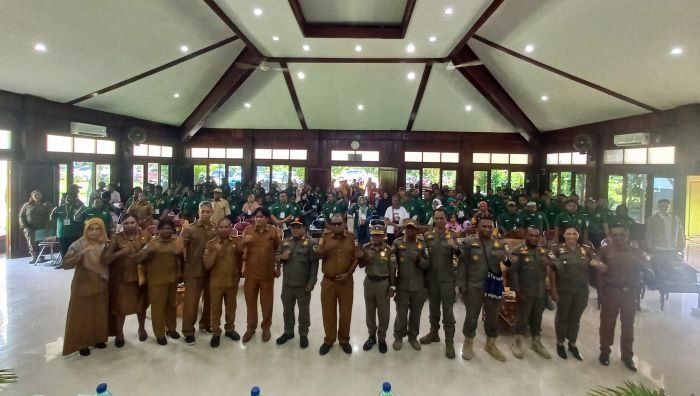 Gallery Foto Satpol PP Mimika Sosialisasi Perda dan Perbup Kepada Pemdis, Kelurahan dan Pelaku UMKM