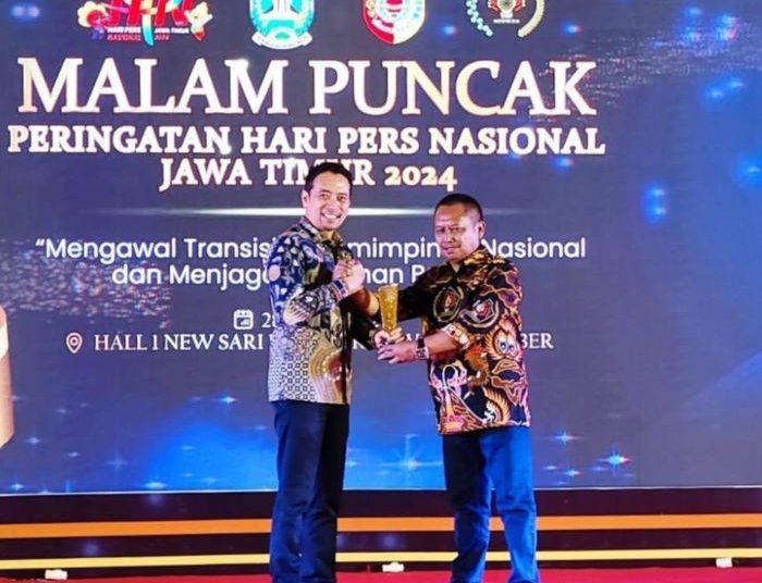 Sukses Bikin DPD RI Bertaji, LaNyalla Terima Special Award dari PWI Jatim