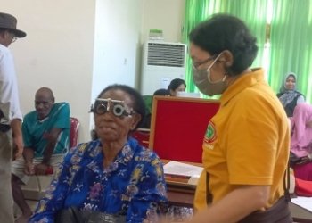 Hari Pertama Pemeriksaan Mata Gratis di Puskesmas Timika Melebihi Target