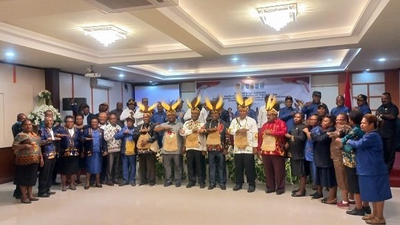 Enam Ketua MRP se- Tanah Papua Bertemu di Timika, Bentuk Asosiasi dan Bahas Hak-hak Dasar Orang Asli Papua