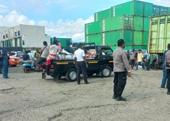 Kerusakan Jalan Masuk Pelabuhan Pomako Semakin Parah, Minim Fasilitas Tidak Ada MCK