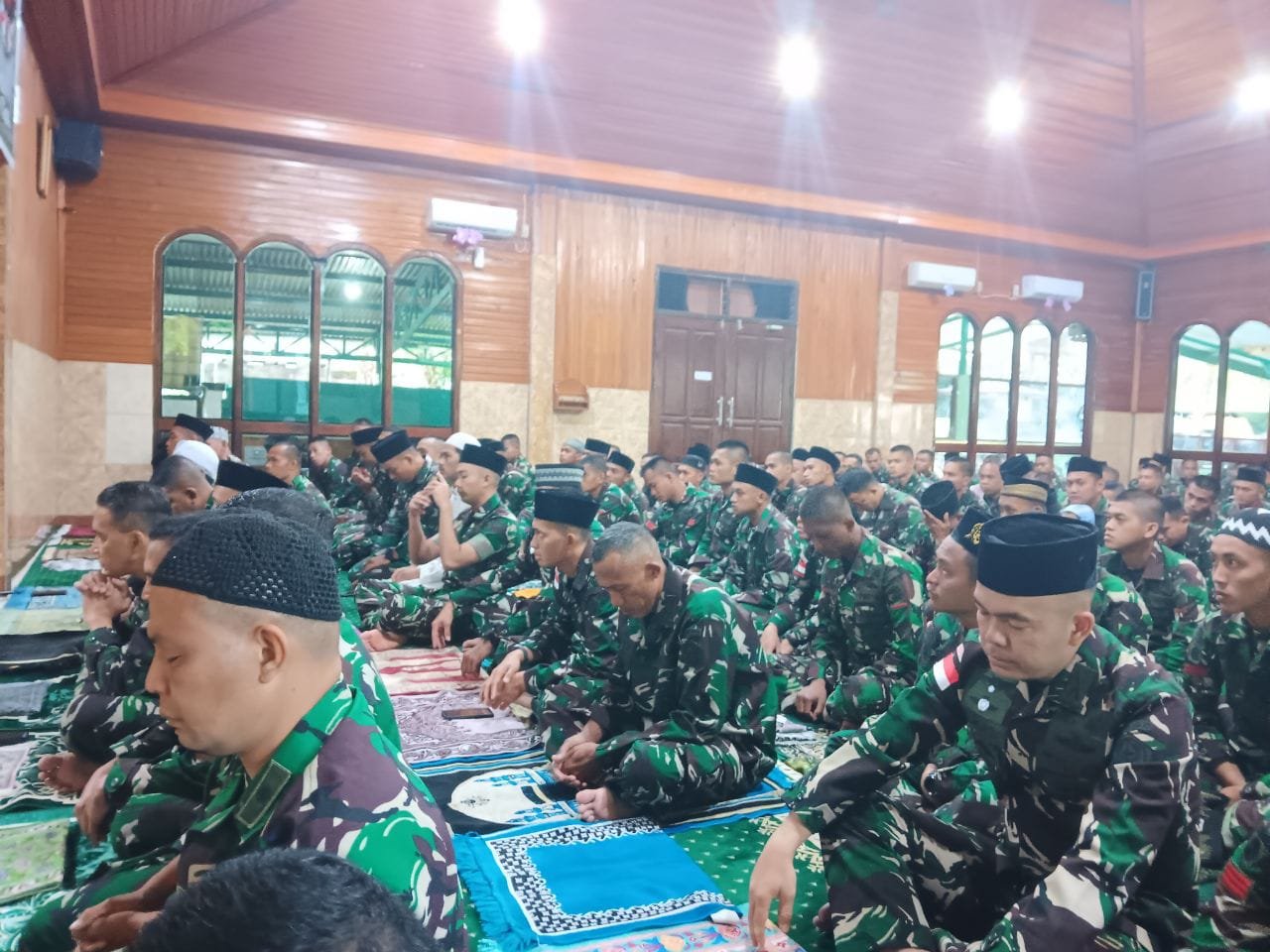 Brigjen TNI Lucky Avianto Sholat Idul Fitri Bersama Prajurit Koops ...