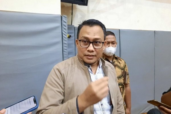 Hargai Putusan MA, Eltinus Omaleng Inisiatif Sendiri Datangi PN Makassar
