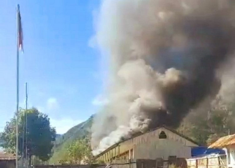 Sehari Setelah Serang Mapolsek Homeyo, KKB Bakar Gedung SD Inpres Pogapa