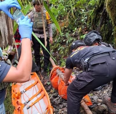 Mayat Terbungkus Selimut Orange Ditemukan di Mile 60 Tembagapura