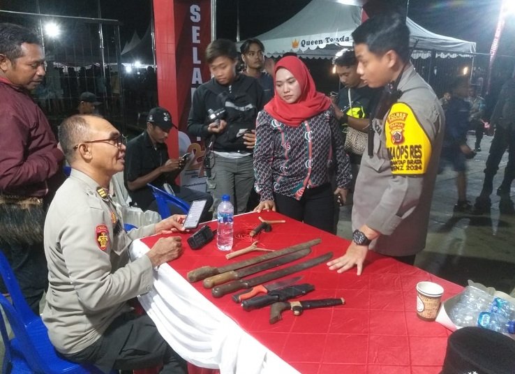 Polisi Amankan Sajam dari Pengunjung Konser Musik Launching Pilgub Papua Selatan