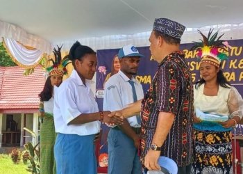 153 Anak Tujuh Suku Lulus SMA Negeri 5 Timika, Acara Perpisahan Tidak Ada Pejabat yang Hadir