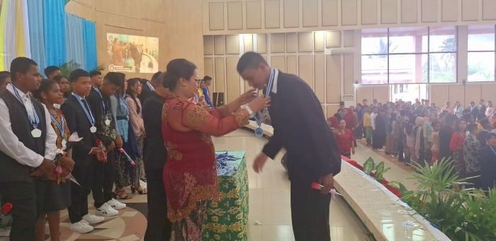 SMPN 2 Mimika Lepas 358 Murid Kelas IX, Orang Tua Diminta Jaga Sampai Berhasil Mengggapai Cita-cita