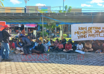 Ratusan Pelajar dan Mahasiswa Unjuk Rasa di YPMAK, Minta 6.000 Kuota Beasiswa