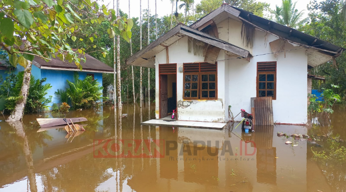 Dampak Luapan Sungai Piuga Meluas, Puluhan Rumah di Distrik Iwaka Terendam Air