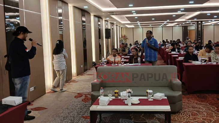 PPS Tujuh Distrik di Mimika Ikut Bimtek Penggunaan Aplikasi E-Coklit