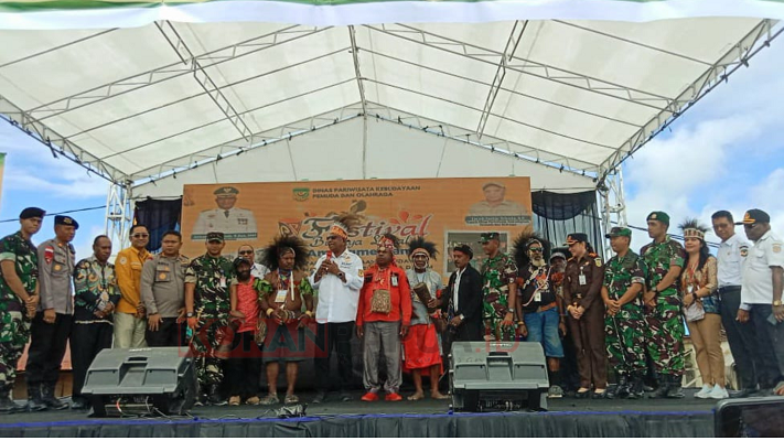 Hadiri Pembukan Festival, Jhon Rettob Ajak Masyarakat Lestarikan Budaya Amungme Kamoro