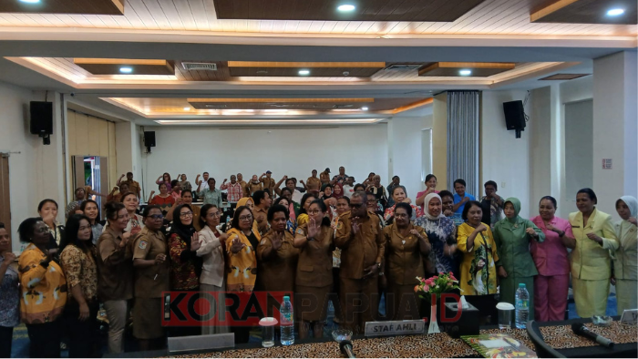 Perempuan Mimika Dipesan Selalu Tersenyum Agar Suasana Rumah Tangga Terasa Hidup