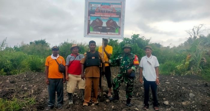 Bangun Rumah Masyarakat Kamoro di Mile 21, Pemkam Nawaripi Buka Akses Jalan Menuju Lokasi