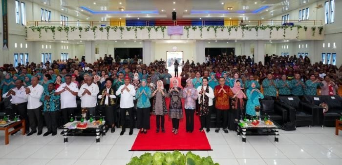 Dekranas Gelar Pelatihan Peningkatan Kompetensi UMKM Kriya di Papua Pegunungan, Tri Karnavian: Noken Perlu Dipertahankan