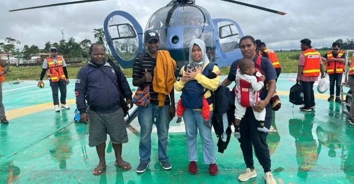 Kapus Alama: Ada Empat Nakes dan Dua Balita di Helikopter yang Ditembak