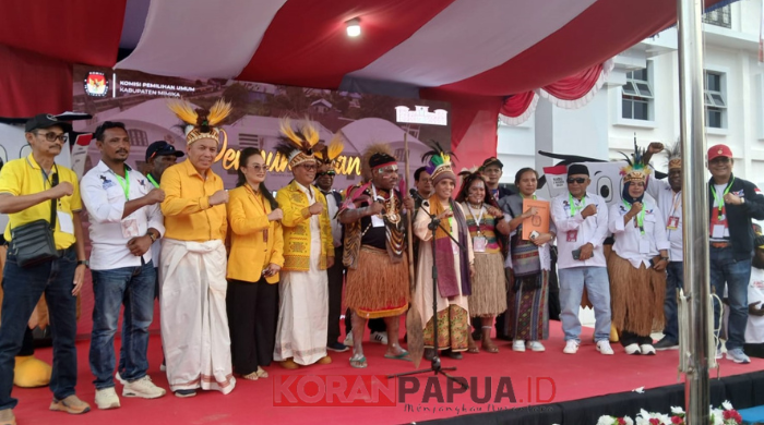 KPU Nyatakan Berkas Pendaftaran Paslon MP3 Lengkap, Maximus Janji Bereskan Persoalan Pembangunan Mimika
