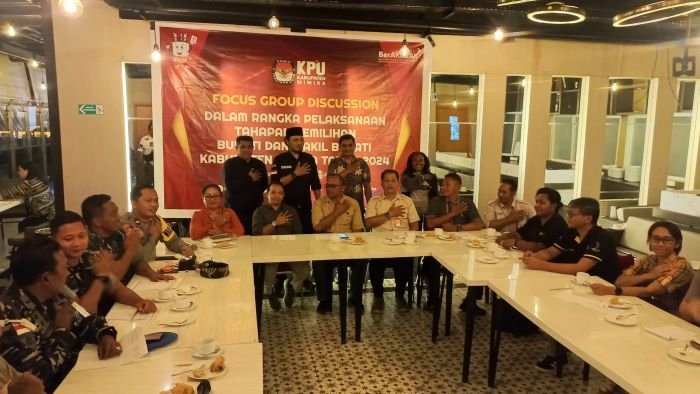 Gallery Foto KPU Gelar FGD Bersama Stakeholder di Mimika, Bahas Persiapan Pendaftaran Cakada