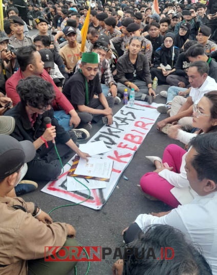 Ribuan Mahasiswa di Jember Demonstrasi Kawal Putusan MK dan Tolak Revisi UU Pilkada