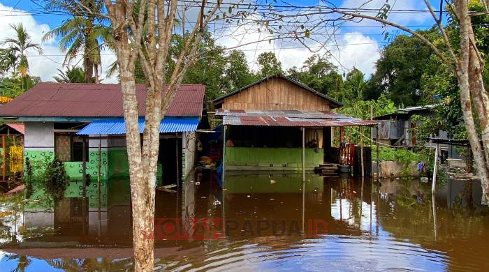Empat Hari Rumah dan Gereja di Kampung Cendrawasih Tergenang Air, Warga Palang Jalan