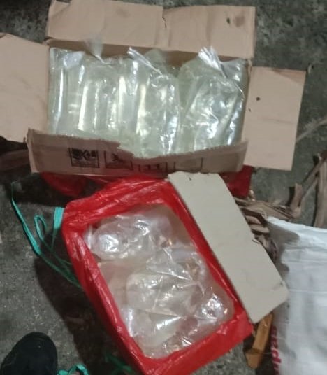 Polisi Amankan Puluhan Liter Miras dari Penumpang KM Tatamailau Rute Timika-Agats