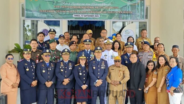Pj Bupati Mimika Valentinus S. Sumito Resmikan Gedung Dishub Senilai Rp74 Miliar Lebih