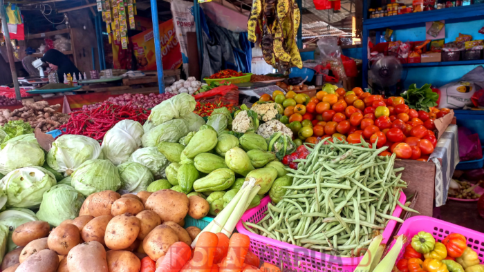 Sejumlah Komoditi di Pasar Timika Turun Harga, Cabai Rp90 Ribu Per Kilogram