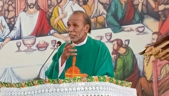 Mengenang Pastor Yustinus Rahangiar, Pr, Sosok Gembala Sederhana di Daerah Konflik Papua