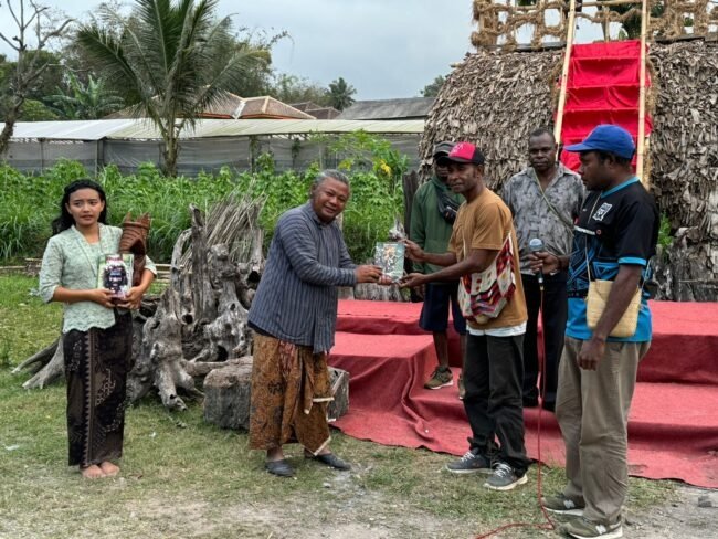 Seniman Kamoro Tampilkan Kekayaan Seni dan Budaya Pesisir Selatan Papua di Jawa Tengah