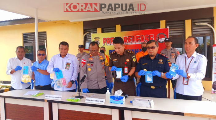 Polres Mimika Musnahkan 117,7 Gram Sabu dan 2.712 Butir Dextometropan