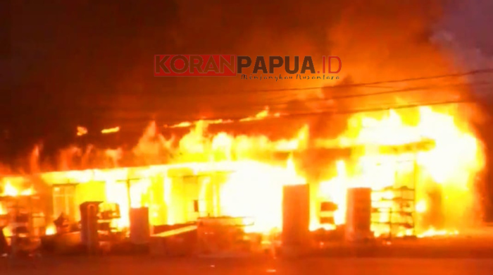 Kebakaran Hebat Hanguskan Delapan Kios di Timika, Satu Korban Alami Luka Bakar