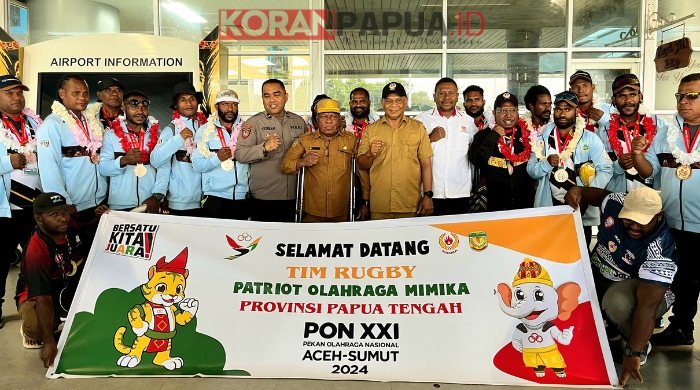 Disambut Pengalungan Bunga oleh Pj Sekda Mimika, Atlet Rugby Putra Papua Tengah Dijanjikan Dapat Penghargaan