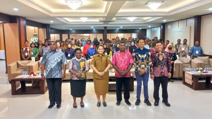 Gallery Foto Diskop Gelar Pelatihan RAT Bagi 200 Pengurus dan Anggota Koperasi di Mimika