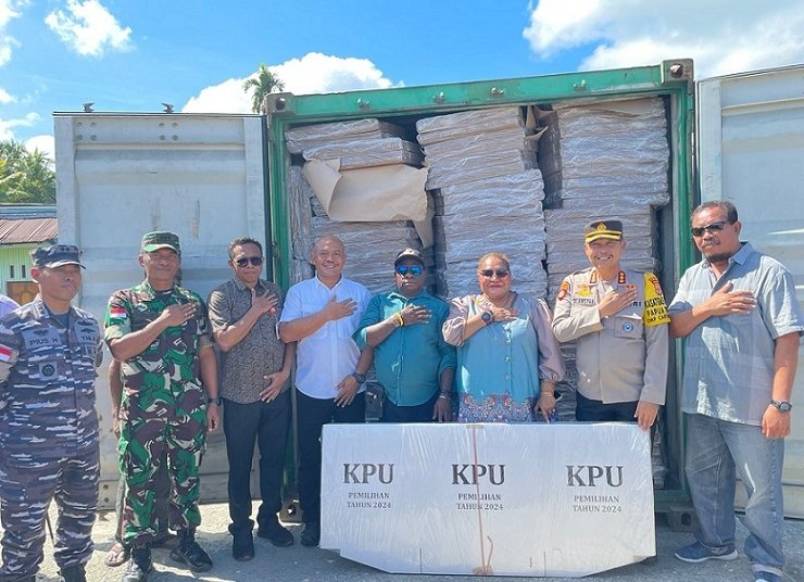 5.789 Bilik Suara untuk Lima Kabupaten di Papua Tengah Tiba di Nabire