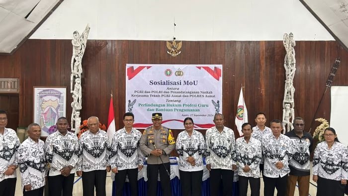 PGRI dan Polres Asmat Tanda Tangan MoU Perlindungan Hukum dan Bantuan Pengamanan untuk Guru
