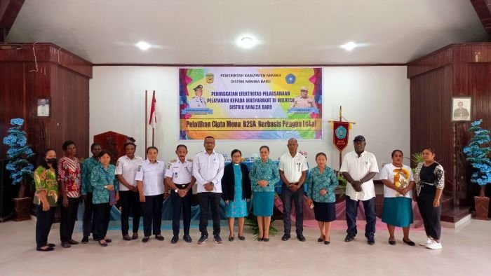 Gallery Foto Distrik Miru Gelar Pelatihan Cipta Menu B2SA Berbasis Pangan Lokal untuk Pengurus PKK