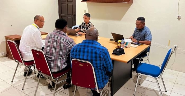 Datangi Polres Mimika, AIYE Klarifikasi Pendukungnya Bawa Senjata Api, Kapolres: Itu Senapan Angin untuk Gagah- Gagahan Saja