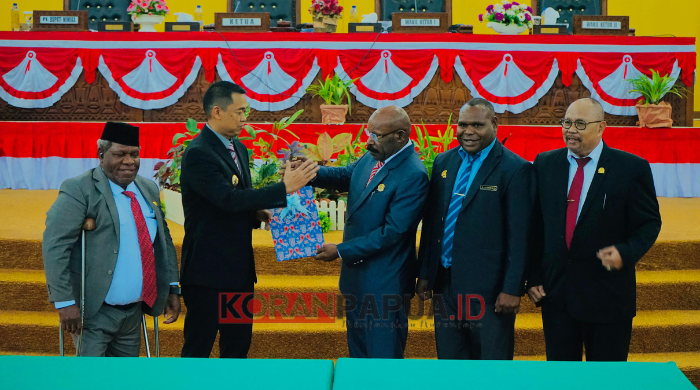 APBD-P Kabupaten Mimika 2024 Ditetapkan Rp7.293 Triliun, Valentinus: Jangan Anggaran Besar, Kemiskinan Tetap Tinggi