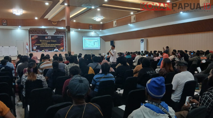 KPU Bekali Ratusan KPPS Wilayah Kota Seputar Tata Cara Tungsura Pilkada Mimika 2024