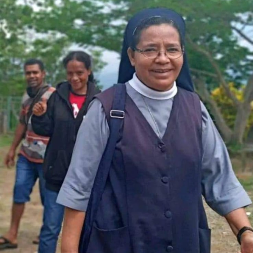 Mengenang Wanita Berkerudung Biru (Eulogi Pertama untuk Sr. Nikolin Pajo SSpS-Korban Erupsi Gunung Lewotobi Laki laki)