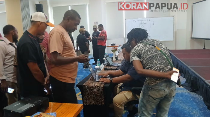 Ketua dan Anggota PPS Empat Distrik di Mimika Dibekali Cara Menggunakan SIREKAP