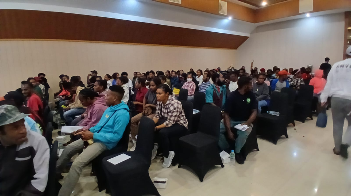 Gallery Foto KPU Bekali KPPS Wilayah Kota Seputar Tata Cara Tungsura Pilkada Mimika 2024